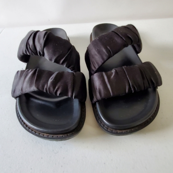 Zara Pleated Ruffle Straps Slides Size 40 US 9 Black Casual Lug Sole Sandals - Picture 5 of 16
